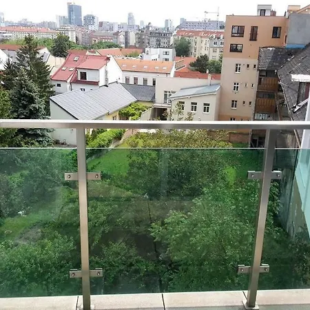 Beautiful Modern Duplex In City Center Pressburg