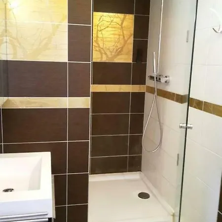 Beautiful Modern Duplex In City Center *